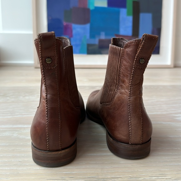 UGG Chelsea boots in classic brown leather - Picture 3 of 12